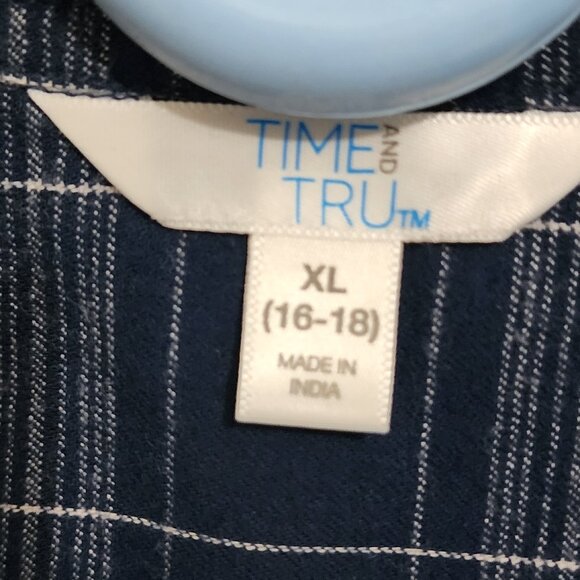 Time and Tru, Ladies Long Sleeve Shirt, Size XL (16-18) - Picture 3 of 6